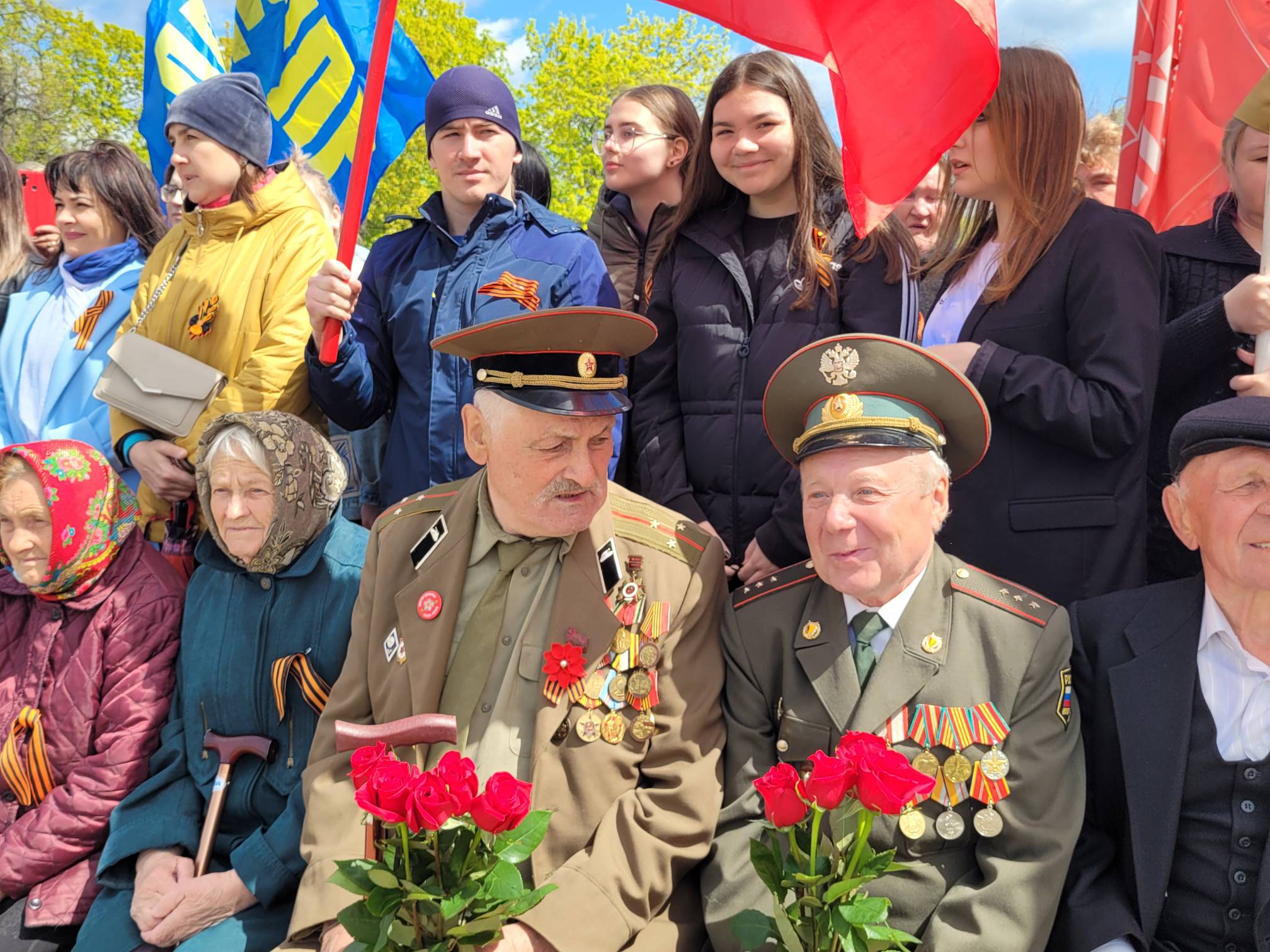 Ливны празднуют 77-ю годовщину победы в Великой Отечественной войне! |  09.05.2022 | Ливны - БезФормата