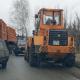 МУКП «Ливенское» продолжает уборку прибордюрной части дорог